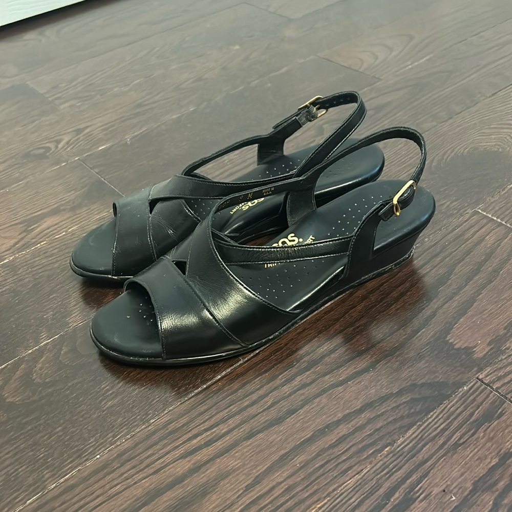 SAS Caress Cross Strap Wedge Sandal Tripad Comfort Sandals Black sz 9